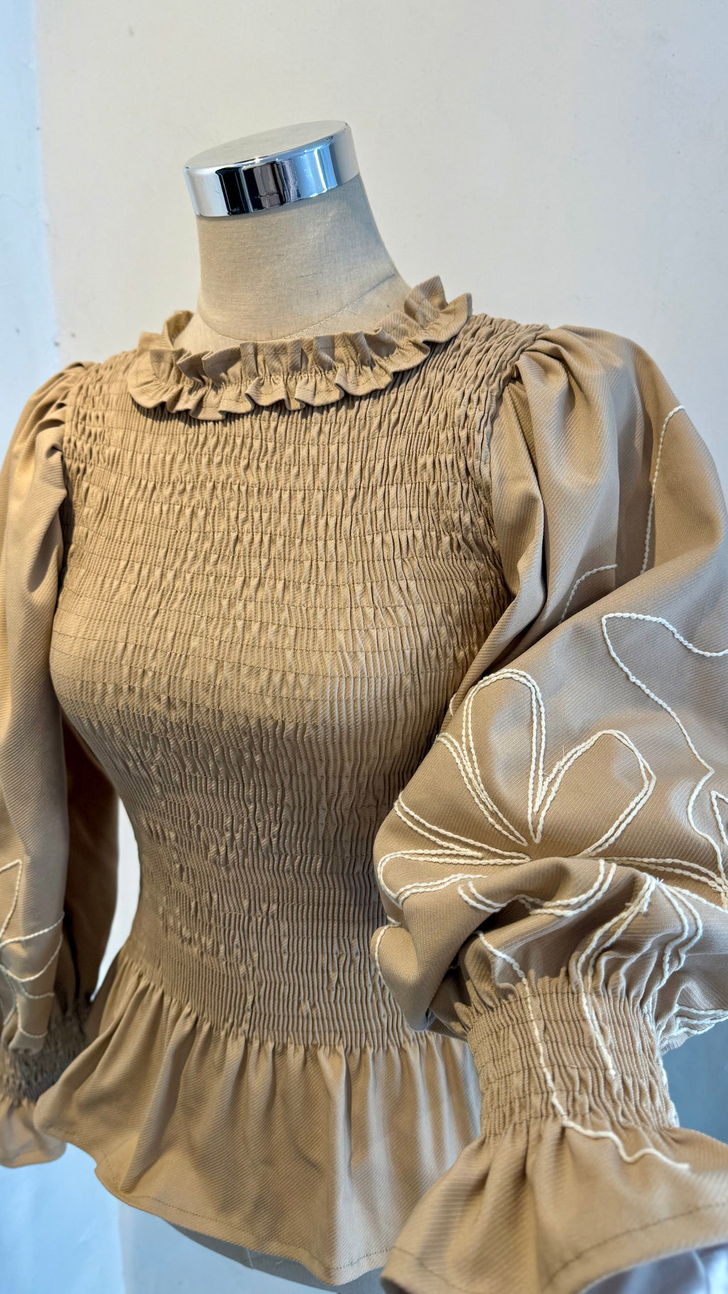 Blusa Nancy bordada — Beige Arena