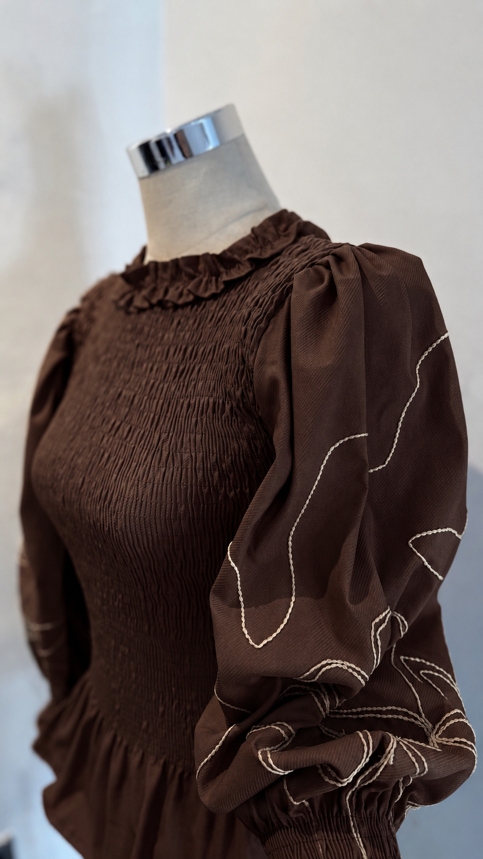 Blusa Nancy bordada — Chocolate