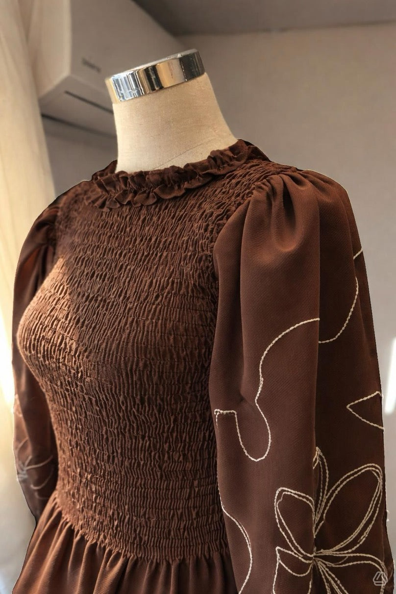 Blusa Nancy bordada — Chocolate